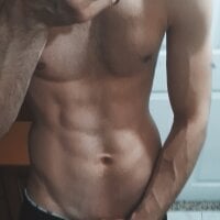 MuscularbombLive Webcam