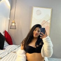 Mia_hills_