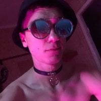 Pinkipink53's Offline Chat Room