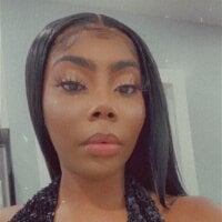 Callmejuicymaster's Offline Chat Room