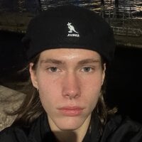 twinkipinky911's Offline Chat Room