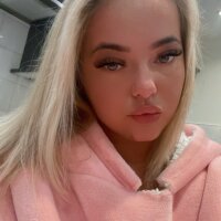 cindysterthh Adlı Modelin Çevrimdışı Sohbet Odası