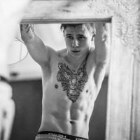 Tyler_Garner webcam