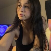 Ella_simonss webcam model