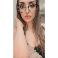 bigbootyblondie69's Offline Chat Room
