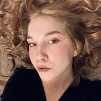 غرفة دردشة EllieMoony دون اتصال