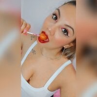 Annie_curvy