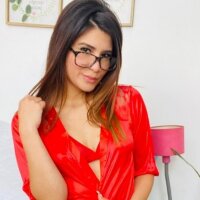 strella18's Offline Chat Room