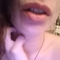 Lela64 webcam model