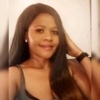 Augustine-Blooomxx webcam model