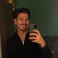 nudecouple100 webcam model