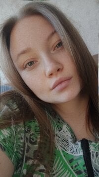MissAlica webcam
