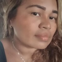 mairacandy82's Offline Chat Room