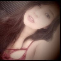 emy_camsex's Offline Chat Room