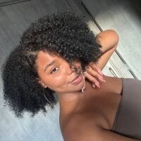 Chanell_mina