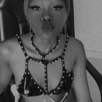 blackmelony's Offline Chat Room