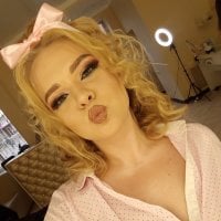 غرفة دردشة AnnaFlyy دون اتصال