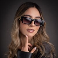 KiaraCarter webcam model
