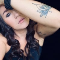 SexiSav Adlı Modelin Çevrimdışı Sohbet Odası