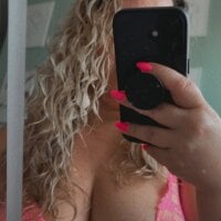 queenpeachi's Avatar Pic