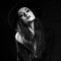 x__berooo__x's Offline Chat Room