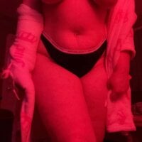 iLoveEllaAdams' Offline Chat Room