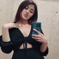 VioletSaenz_1 Adlı Modelin Çevrimdışı Sohbet Odası