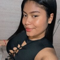 EmmaClark_69's Offline Chat Room