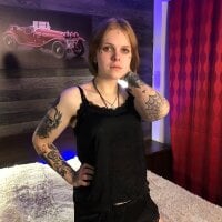 EllaQueens' Offline Chat Room