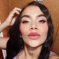 DaniaPervet_'s Offline Chat Room