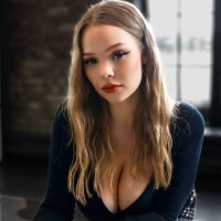 AlicePinky's Profile Pic