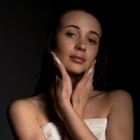 AlexaWilds webcam model