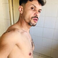 Tony21cmRj webcam