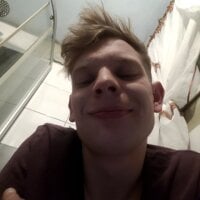 غرفة دردشة Wetshycouple دون اتصال