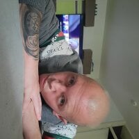 Einfachich1984's Offline Chat Room