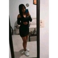 Emma_Queen27's Offline Chat Room