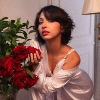 Lyalee_ webcam model