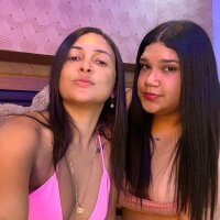 DannaAndSofi1 webcam