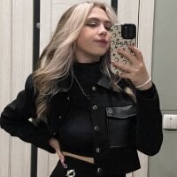 small_blondee's Profile Pic