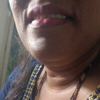 Aunty_Boy_143 webcam model