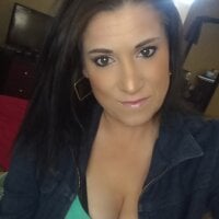 Lunalanae1982's Offline Chat Room