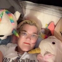 naivelyunicorn48 webcam