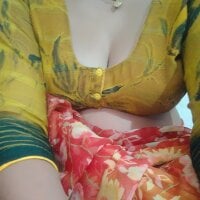 priya-hot77