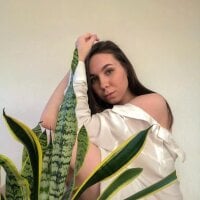 LisaHallf's Avatar Pic