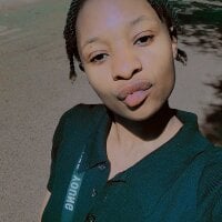 LonelyQueenxx25 webcam model