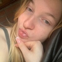 mondaylovesyou1 webcam