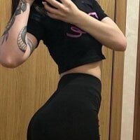 KoralinaXo model avatar