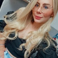 alishafreshfun's Offline Chat Room