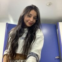 Leah_pinkk's Offline Chat Room