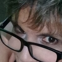 Unmilagroparati's Offline Chat Room